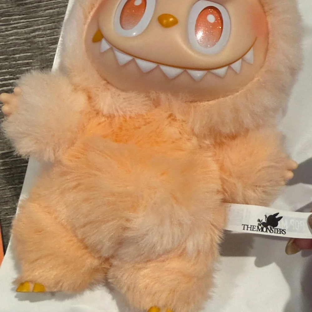 Labubu pop mart